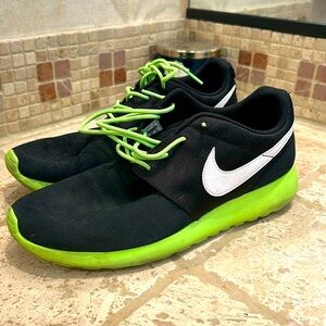 Nike Roshe Run Black White Flash Lime Running 599728-001 Youth Size 7Y